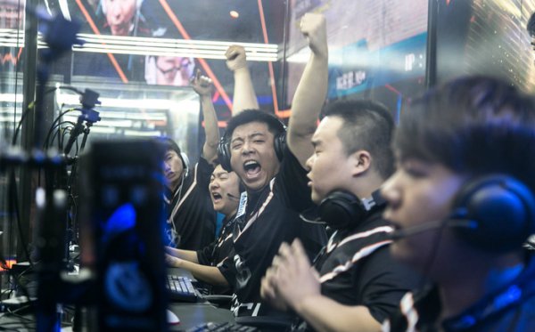 险与舆论的 险与舆论的