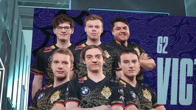 仅吸引了两 仅吸引了两