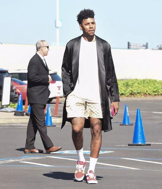 莱昂纳德这 莱昂纳德这